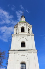 Fototapeta na wymiar The bell tower of the Trinity Church in the city of Zaraysk. Monument of architecture of the XVIII-XIX centuries