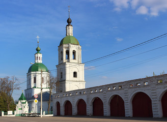 Trinity Church and the arcade of merchant malls ’Gostiny Dvor’ in the town square in the old Russian city of Zaraysk. Monuments of architecture of 