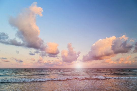 Summer time in beach © Emoji Smileys People