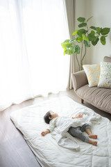 子供　昼寝　睡眠