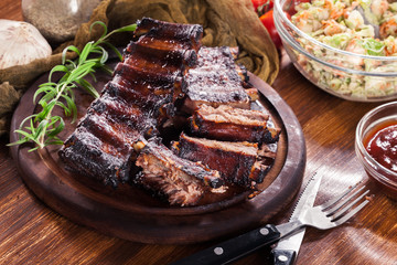 Spicy barbecued pork ribs
