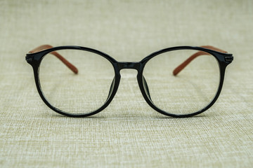 Round Glasses Women.Already used The image is sharp close.