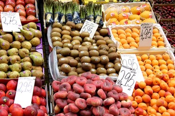 étalage de légumes au marché