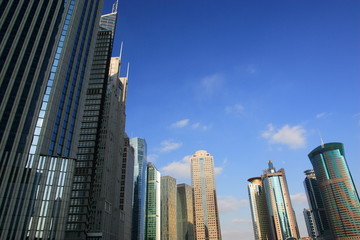 Fototapeta na wymiar 中国上海の高層ビル群の風景