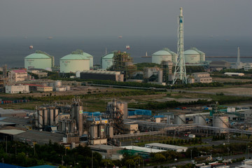 四日市市の石油工場の風景