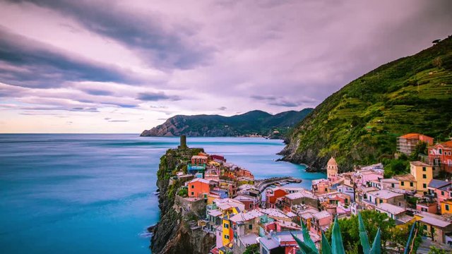 Time Lapse - Scenic View of Village Vernazza , Cinque Terre in Italy - 4K