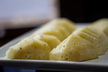 piña o ananá pelada