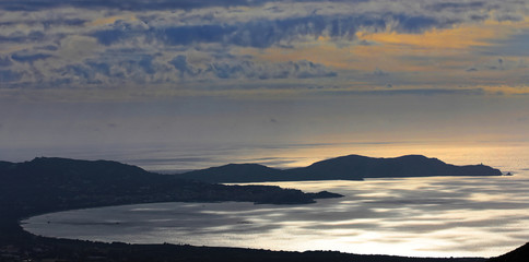 Fototapeta na wymiar Peaceful dusk on the Calvi bay