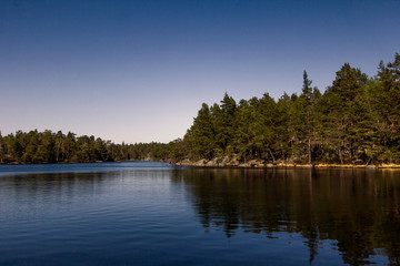 Fototapeta na wymiar Lakeside in the Tyresta By National Park in Sweden