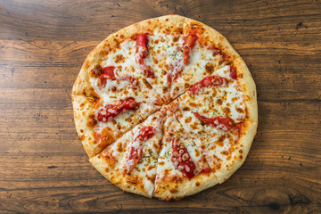 ピッツア　Italian home-made pizza