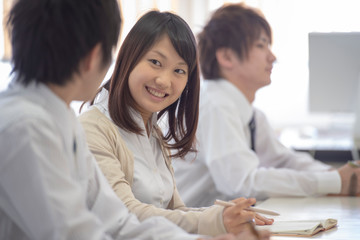 研修に参加するビジネスマン