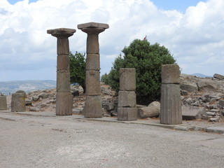Fototapeta na wymiar old column