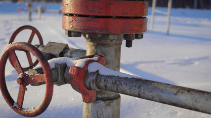 Oil and gas processing plant with pipe line valves