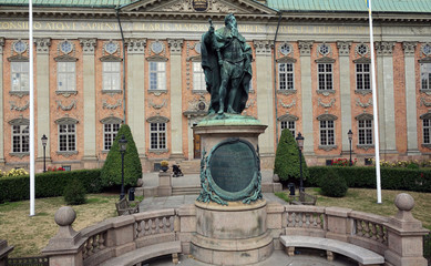Statue von Gustavo Erici vor dem Riddarhuset in Stockholm