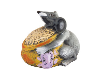 A gray-white rat holds in his paws a bag of coins.