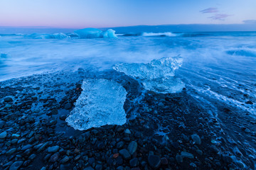 Jokulsarlon beach, Vatnatjokull glacier, Southern Iceland, Iceland, Europe