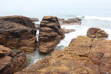 Puits d'Enfer aux Sables-d'Olonne pendant une tempête