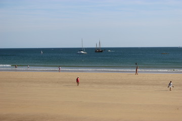 voiliers devant la plage des Sables d'Olonne