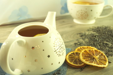 herbata z cytryną na śniadanie