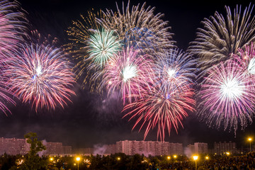 Obraz premium Red Fireworks light up the sky