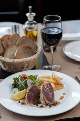 Atún a la parrilla 