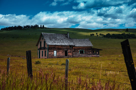 Crowsnest Highway Abandoned Farmhouse