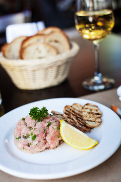 Tartara de at&uacute;n 