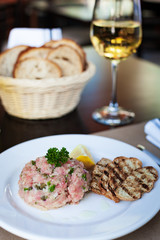 Tartara de atún