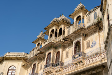 Fototapeta na wymiar Detail of architecture, decorated facade in Udaipur, Rajasthan, India