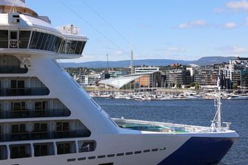 Naklejka premium Kreuzfahrtschiff