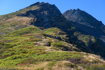 康新道から見た初秋の鳥海山