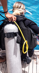 Fototapeta na wymiar Divers scuba diving lessons