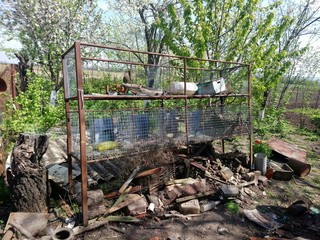 Dump garbage and metal objects in the village.