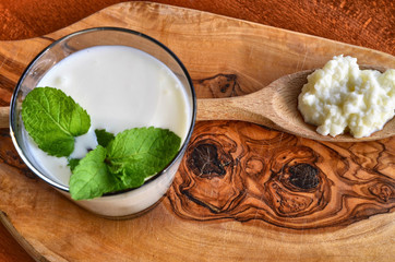 Kefir enriched with some mint leaves