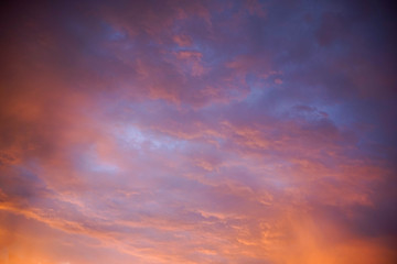 Fototapeta na wymiar Abendsonne, Sonne, Abends, Rot, Sonnenuntergang, Wolken