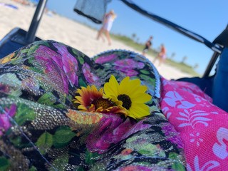 flowers on beach cap