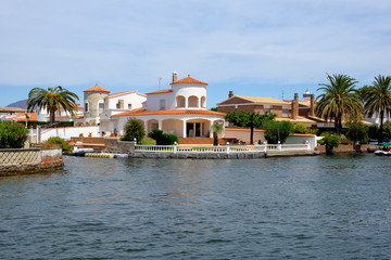Fototapeta na wymiar Empuriabrava (Costa Brava, Spain), one of the largest residential marina in Europe.