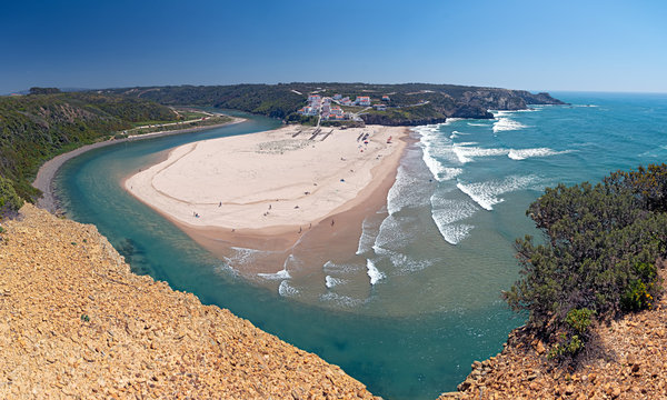 Odeceixe is a village  in the northern part of the municipality of Aljezur in the  Algarvee