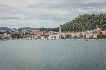Fototapeta na wymiar Blick auf die Stadt Ploce in Kroatien