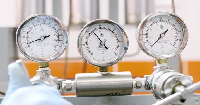 Instruments manometer on production