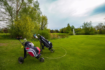 Golfplatz mit Golfschläger