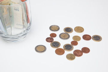 Euros, dinero en billetes y monedas, especulación, bancos, economía