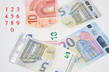 Euros, dinero en billetes y monedas, especulación, bancos, economía