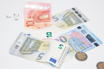 Obraz na płótnie Canvas Euros, dinero en billetes y monedas, especulación, bancos, economía