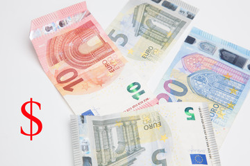 Euros, dinero en billetes y monedas, especulación, bancos, economía