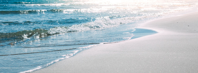 Summer sand beach and seashore waves background - obrazy, fototapety, plakaty