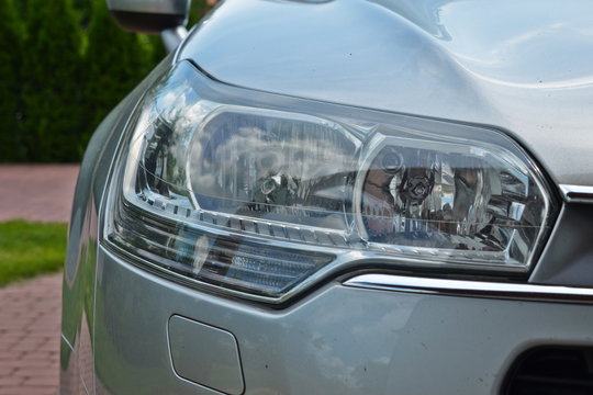 This is a view of citroen C5 lamp detail.