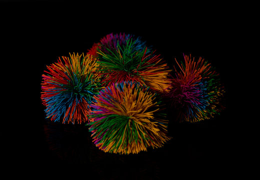 eine sehr sch&ouml;ne sammlung von neuen koosh b&auml;llen in verschiednen farben