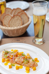 Ceviche de camarón y mango