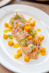 Ceviche de camarón y mango